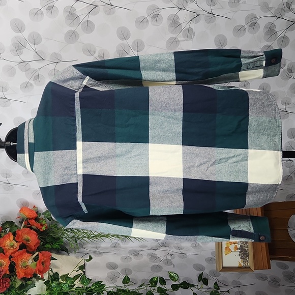 Springfield Plaid Flannel - Picture 8 of 10